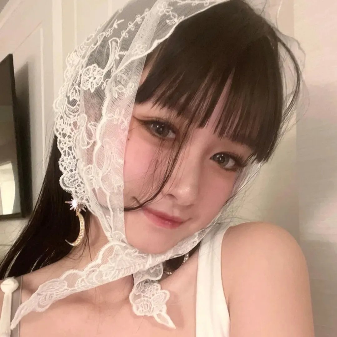 背后的她，眼前的我
